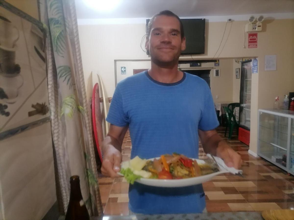 Hospedaje Restaurante El Hombre بويرتو شيكاما المظهر الخارجي الصورة