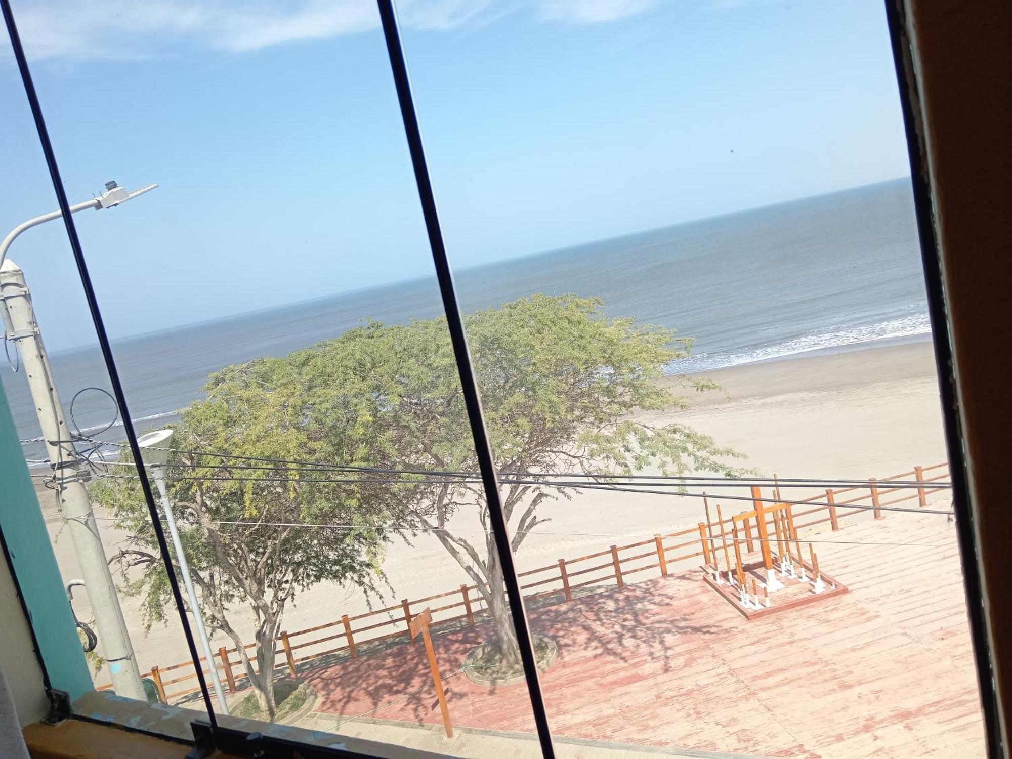 Hospedaje Restaurante El Hombre بويرتو شيكاما المظهر الخارجي الصورة